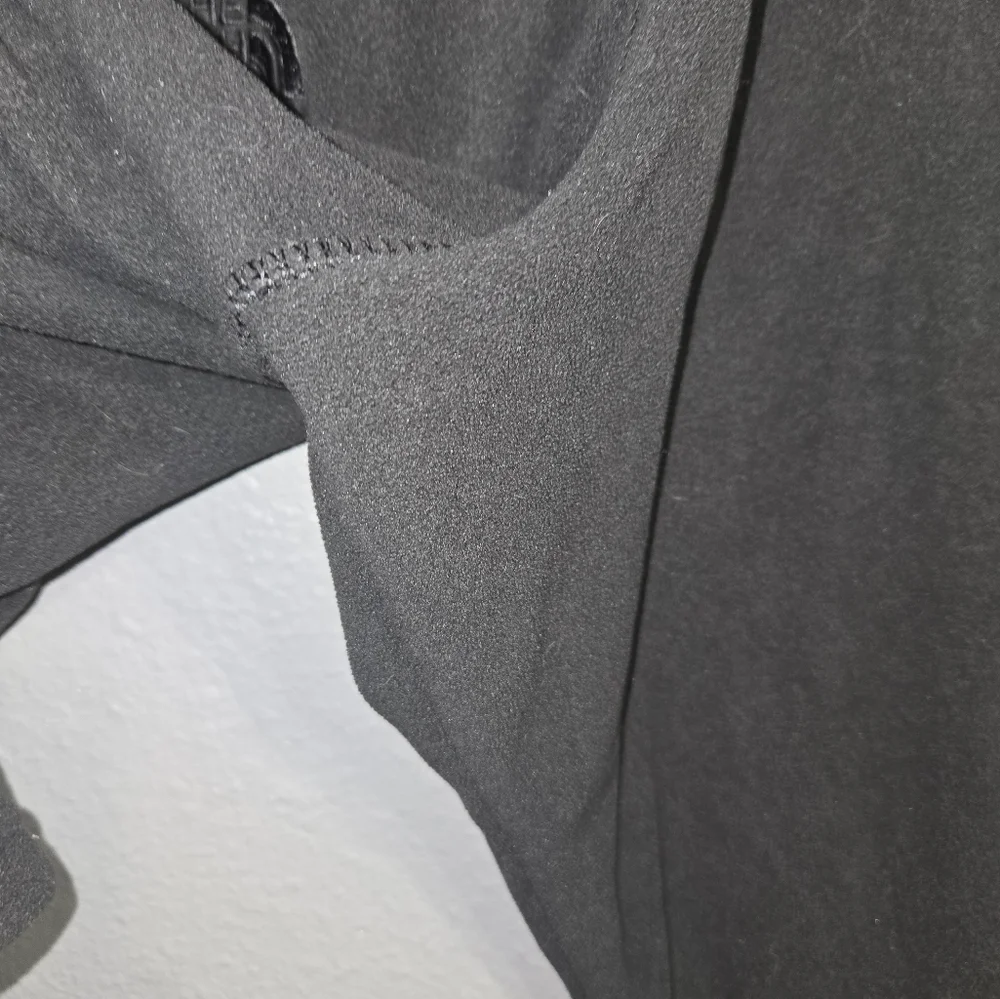 FINAL SALE! $8 The North Face TKA 100 Black Sweater Size small